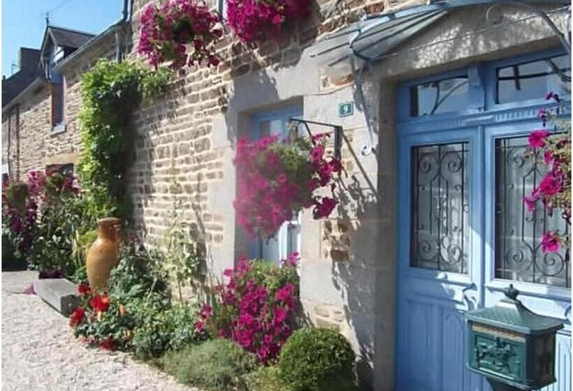 חדר סטנדרט לארבעה, La Bastide Du Moulin   Mont St Michel