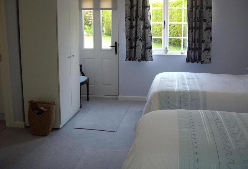 스탠다드 룸 1층, The Coach House