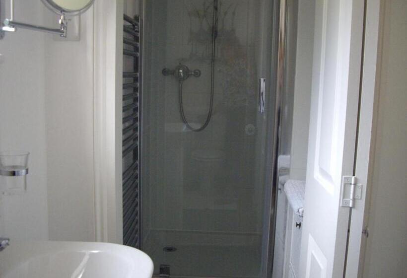 스탠다드 룸 1층, The Coach House