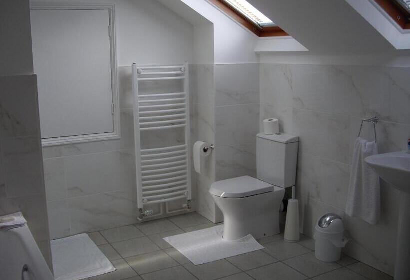 스탠다드 룸, The Coach House