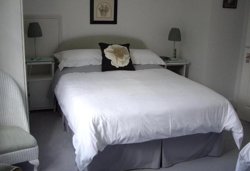 스탠다드 룸, The Coach House