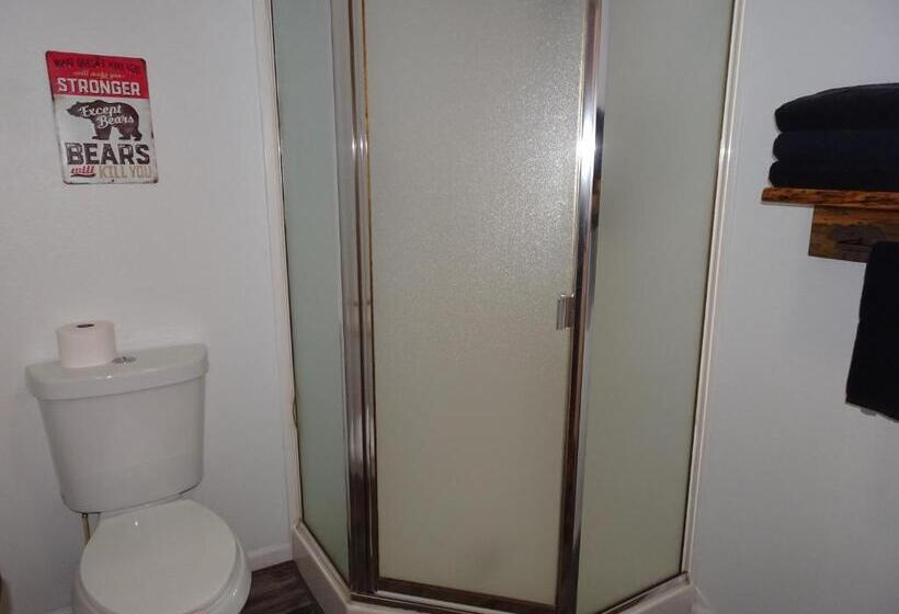 스위트 킹사이즈 침대, Eagle's Nest Motel