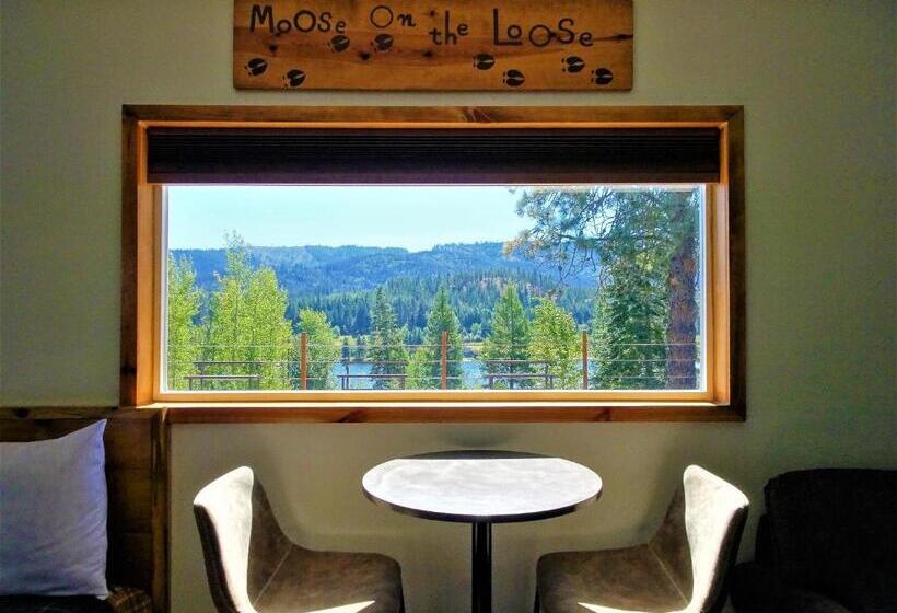 스위트 킹사이즈 침대, Eagle's Nest Motel