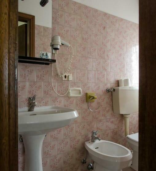 חדר אקונומי לשלושה, Capriolo