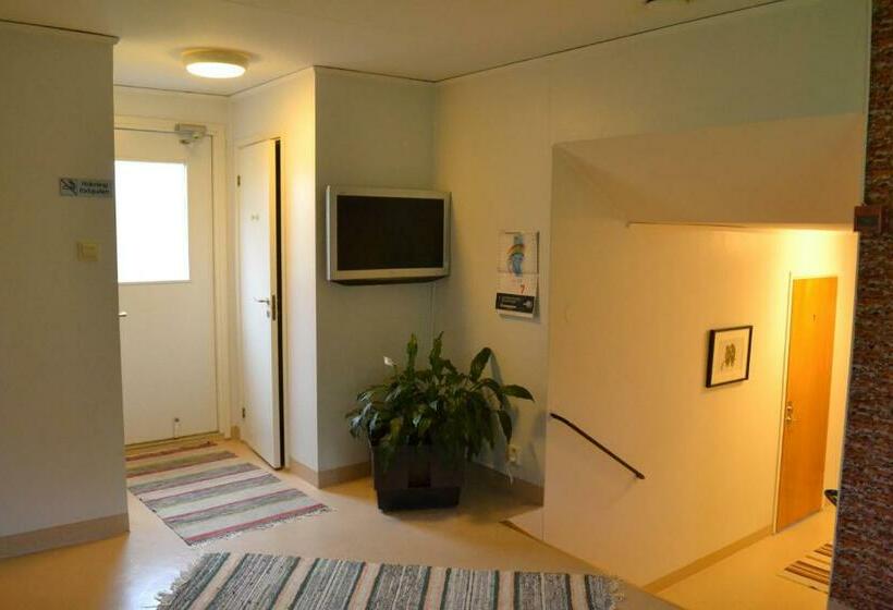 חדר מוזל מקלחת משותפת, Dockstabaren