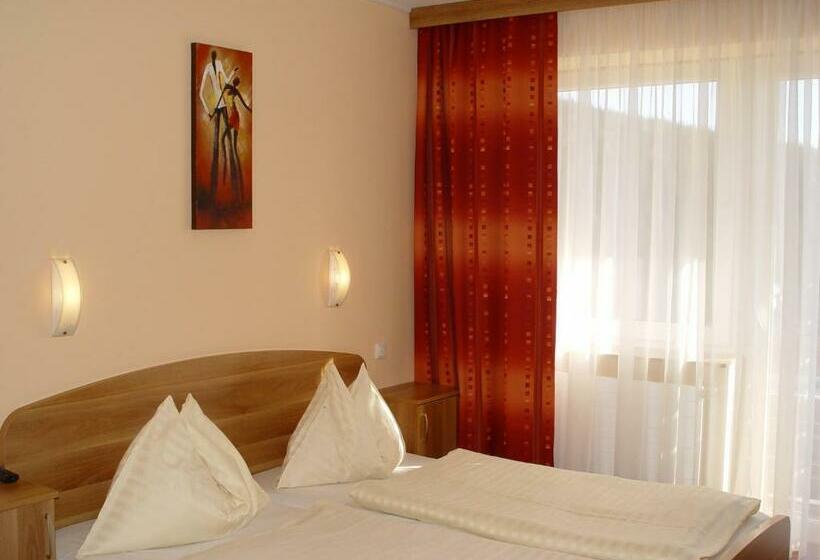 标准间, Lachtalhaus