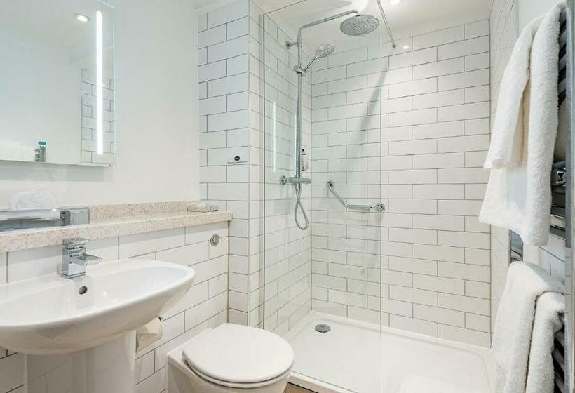 家庭间, The Hand & Sceptre By Innkeeper S Collection