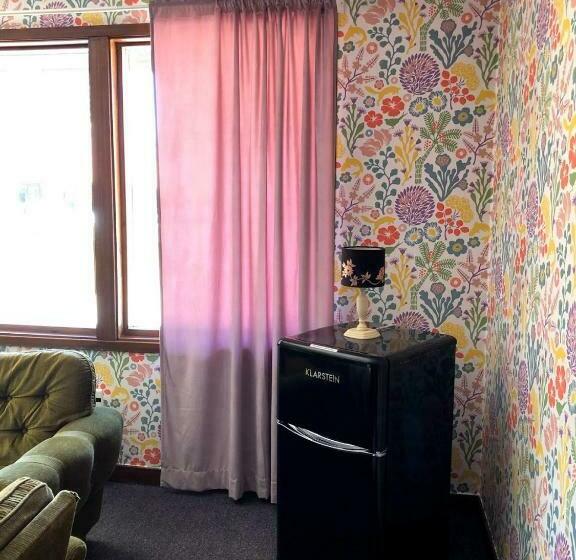 غرفة قياسية مطلّة علي الحديقة, Ekegården