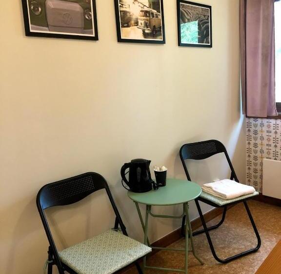 غرفة قياسية مطلّة علي الحديقة, Ekegården