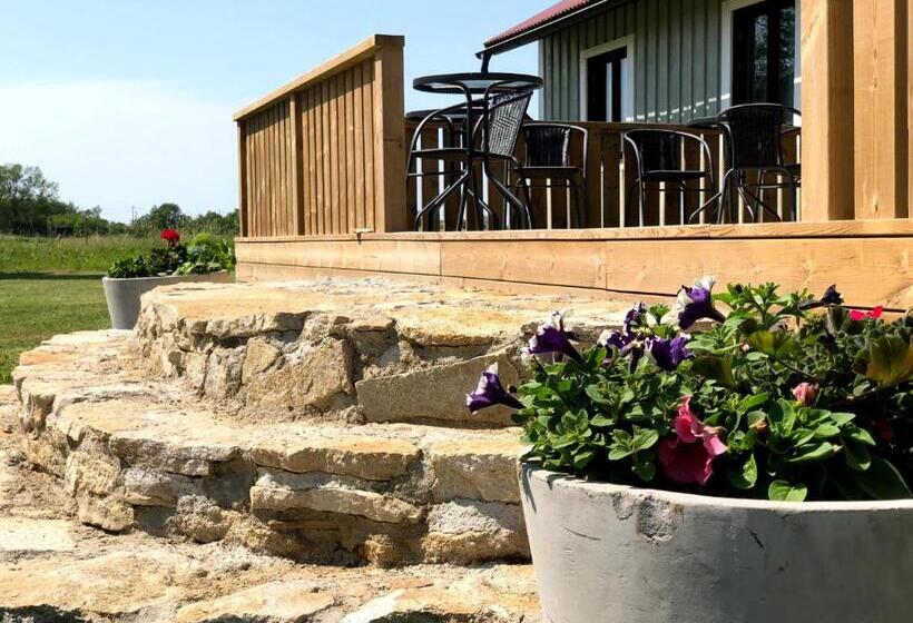 غرفة قياسية مطلّة علي الحديقة, Ekegården