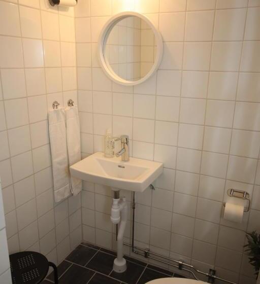 غرفة قياسية, Ekegården