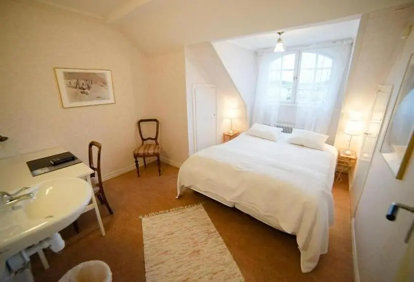 バス共有のスタンダードルーム, Liljeholmen Herrgård Hostel