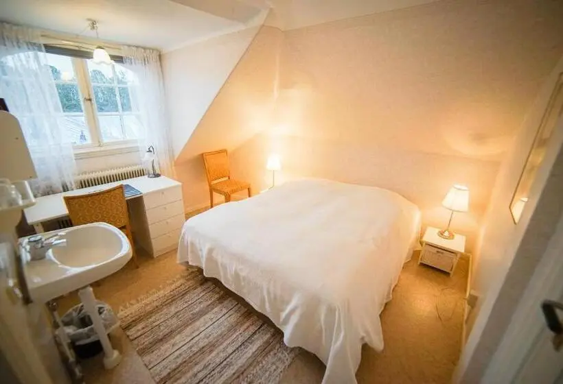 バス共有のスタンダードルーム, Liljeholmen Herrgård Hostel
