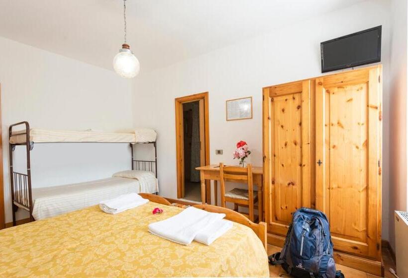Номер Стандарт Трехместный, Rifugio Monte Baldo