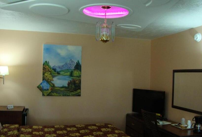 バスタブ付きスタンダードルーム, Pinconning Trail Inn Motel