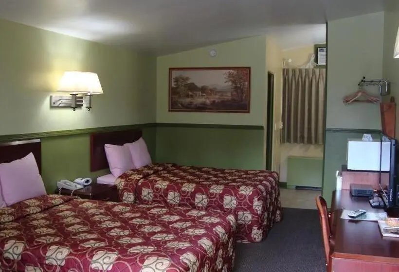 ２ダブルベッドのスタンダードルーム, Pinconning Trail Inn Motel