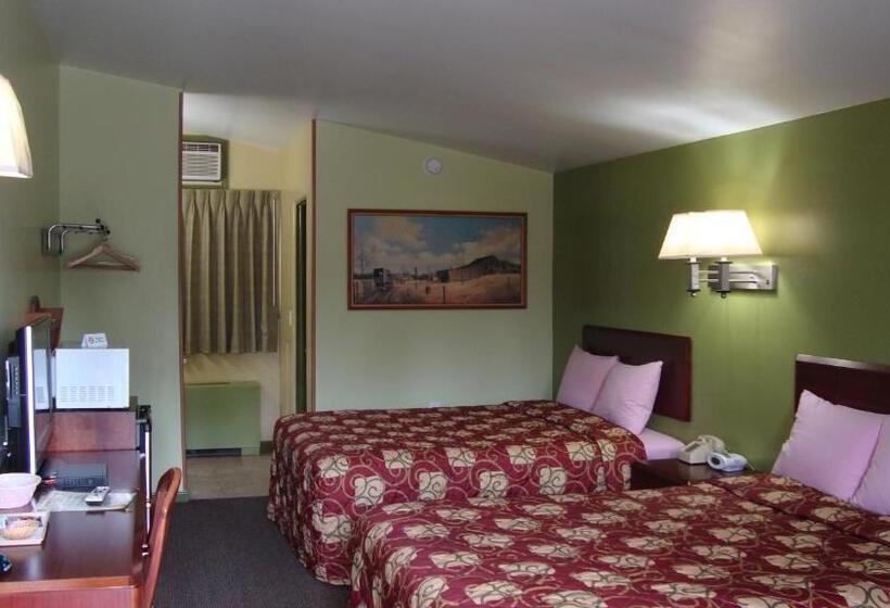 2ダブルベッドのスタンダードルーム, Pinconning Trail Inn Motel