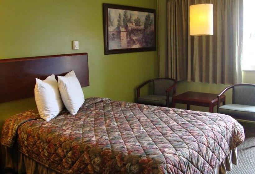 2ダブルベッドのスタンダードルーム, Pinconning Trail Inn Motel
