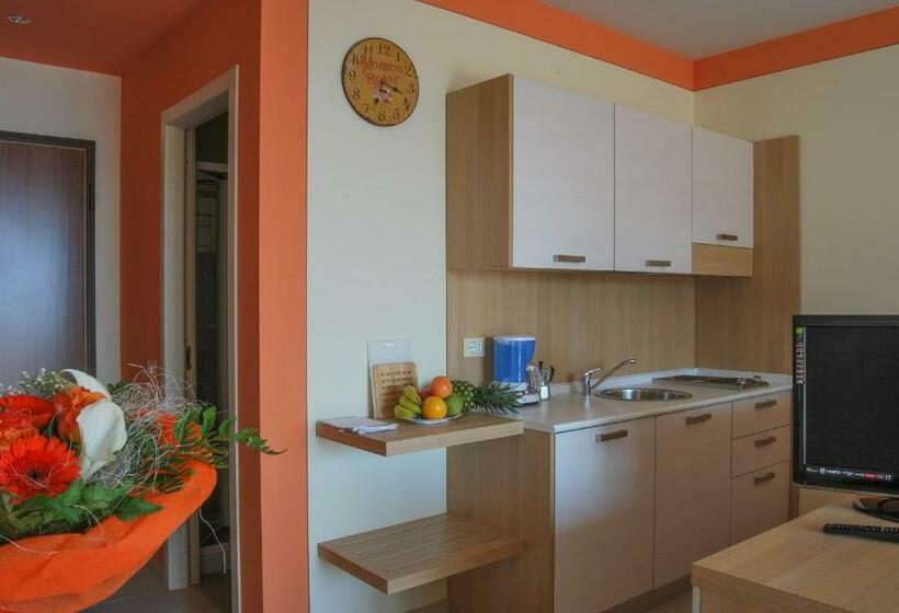 Студио Стандарт с Террасой, Residence Usignolo