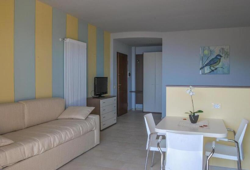 סטודיו סטנדרט עם מרפסת, Residence Usignolo