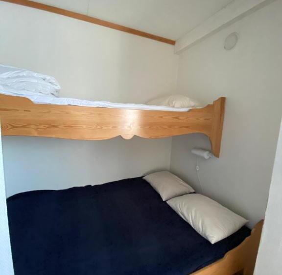 四人标准间, Vasacenter B&b