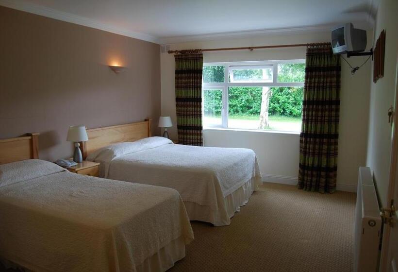 اتاق استاندارد چهار تخته, Fanad House