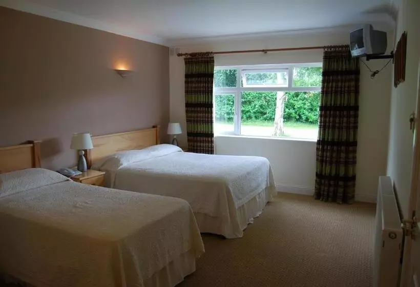 اتاق استاندارد چهار تخته, Fanad House