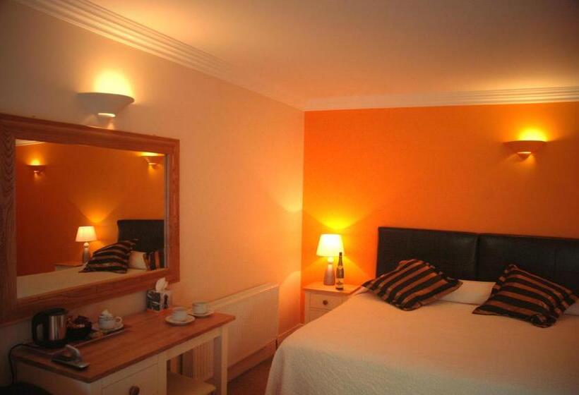 اتاق استاندارد چهار تخته, Fanad House