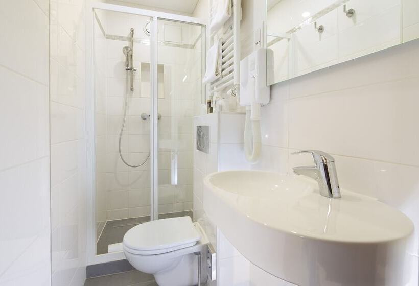 غرفة قياسية, Des Arts Montmartre