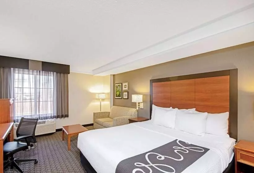 اتاق لوکس, La Quinta By Wyndham San Antonio Airport