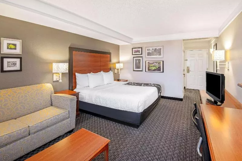 اتاق لوکس با تخت بزرگ, La Quinta By Wyndham San Antonio Airport