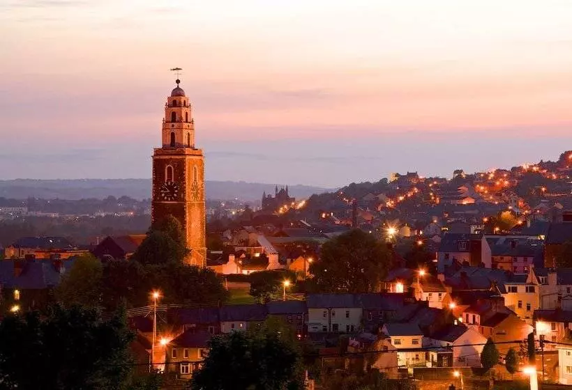 اتاق خانوادگی, Maldron Hotel Shandon Cork City