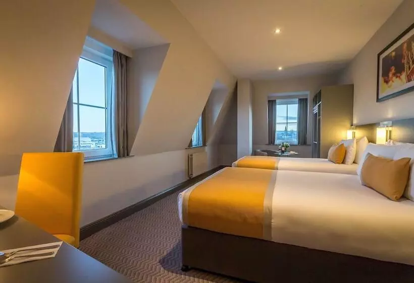 اتاق خانوادگی, Maldron Hotel Shandon Cork City