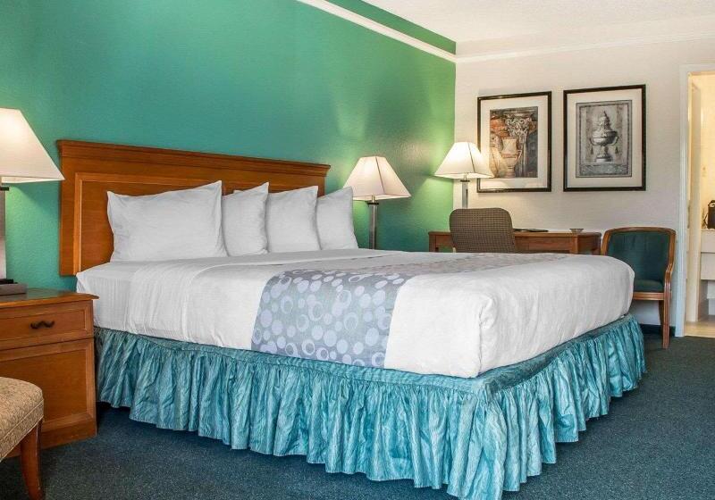 Standard Szoba King Size Bed, Quality Inn Tulsa Central