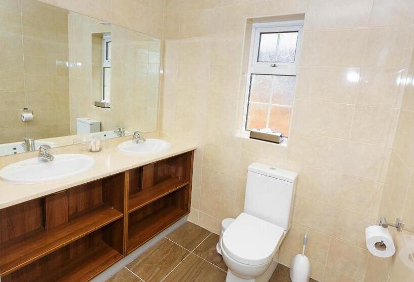 Camera Superiore, Ashville House