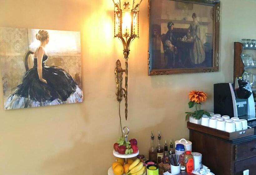 غرفة قياسية ثلاثية, Center Lovell Inn