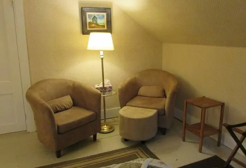 バス共有のスタンダードルーム, Center Lovell Inn