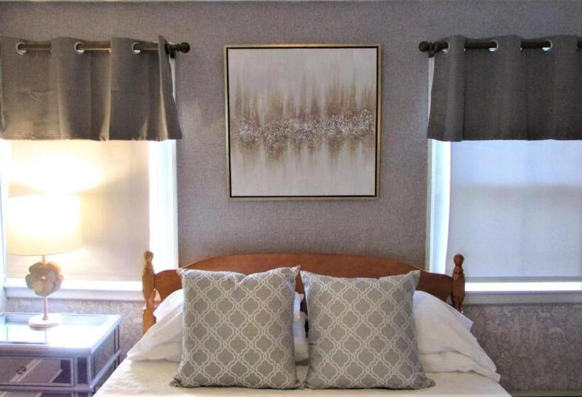 جناح غرفتين نوم, Center Lovell Inn