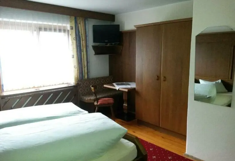 スタンダードルーム, Gasthof Pension Traube