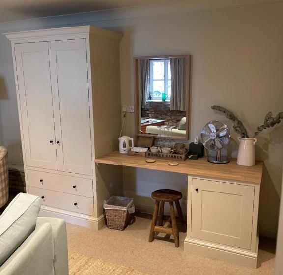 小型套房, Riverside Inn, Aymestrey