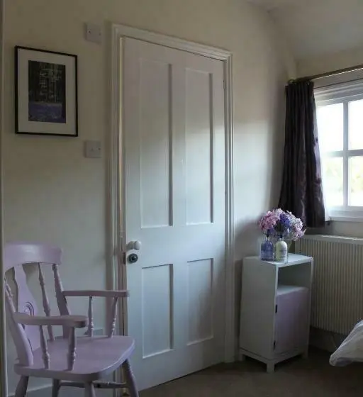 スタンダードルーム, B&b South Downs Way