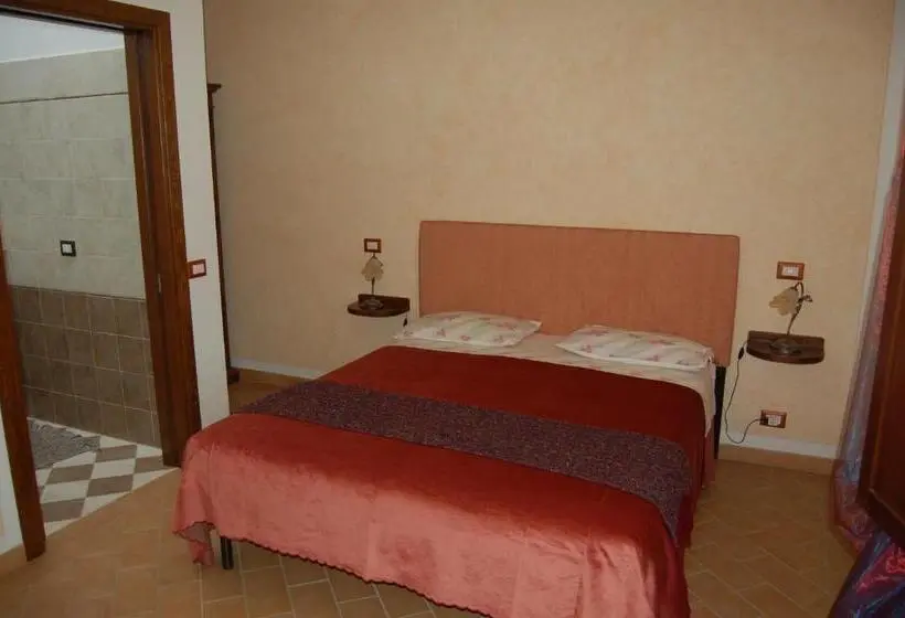 キングサイズベッドのスタンダードルーム, Agriturismo Le Rondinelle