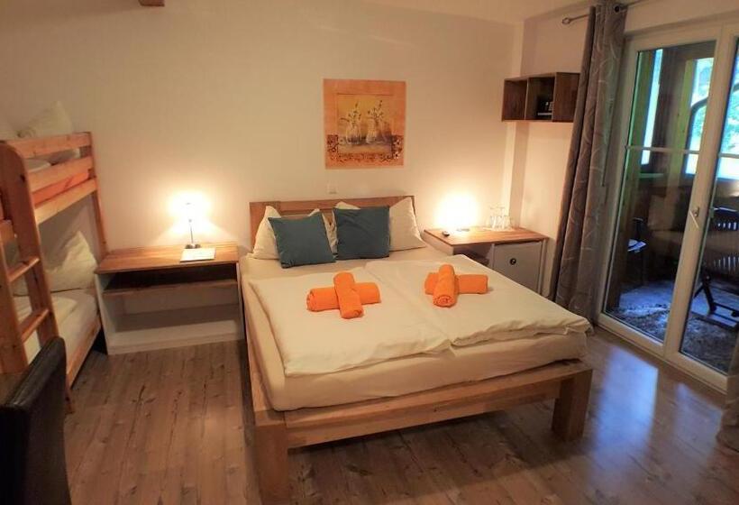 带阳台标准四人间, Gasthof Klug Zum Ehrensepp