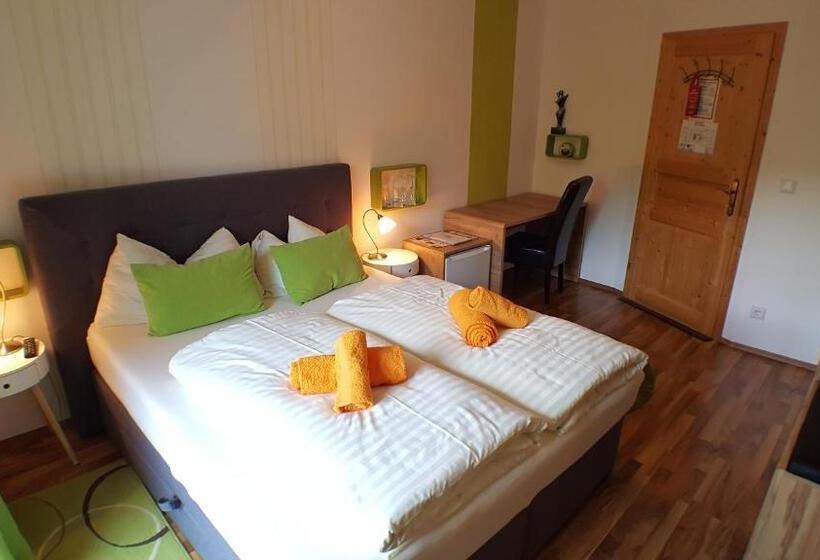 标准间带阳台, Gasthof Klug Zum Ehrensepp