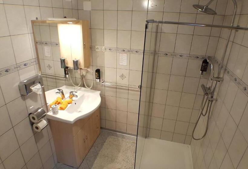 标准间带阳台, Gasthof Klug Zum Ehrensepp