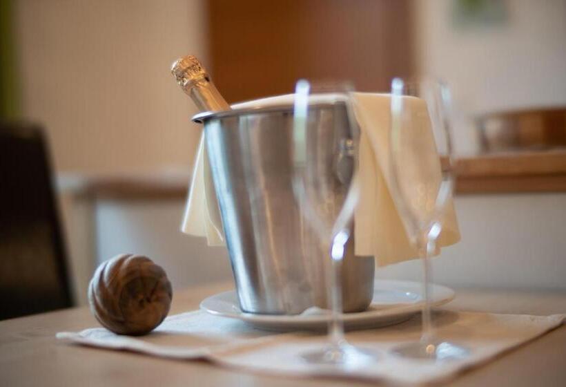 带1个卧室的顶楼公寓, Gasthof Klug Zum Ehrensepp