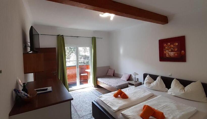 标准间带阳台, Gasthof Klug Zum Ehrensepp