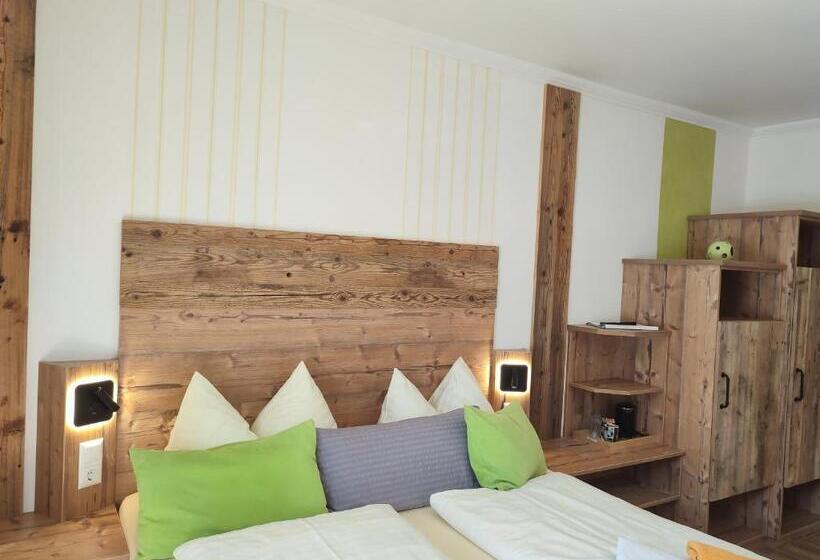 标准间带阳台, Gasthof Klug Zum Ehrensepp