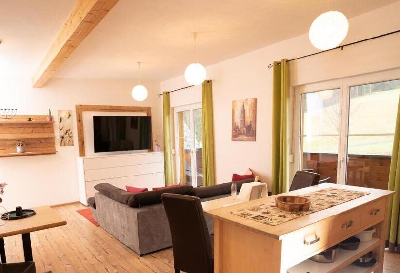 带1个卧室的顶楼公寓, Gasthof Klug Zum Ehrensepp