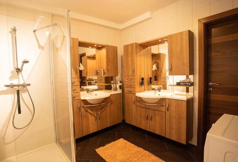 带1个卧室的顶楼公寓, Gasthof Klug Zum Ehrensepp